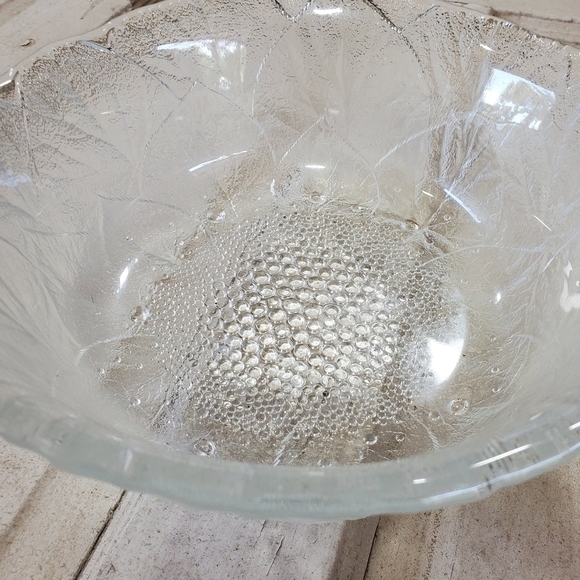 Vintage Large lettuce Cabbage leaf salad serving glass bowl 9" - Picture 11 of 11